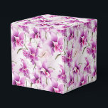 Caixa de Tratamento do Partido Orchids<br><div class="desc">A caixa de favoritos do partido é mostrada com uma adorável impressão floral de orquídeas roxas. Personalize este item ou comprar como está. Dica: Apenas adicione as guloseimas de excelente e adicione uma fita festiva. Imagem licenciada</div>