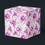 Caixa de Tratamento do Partido Orchids<br><div class="desc">A caixa de favoritos do partido é mostrada com uma adorável impressão floral de orquídeas roxas. Personalize este item ou comprar como está. Dica: Apenas adicione as guloseimas de excelente e adicione uma fita festiva. Imagem licenciada</div>