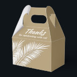 Caixas de Favor de Festas com Palmas Brancas em Cu<br><div class="desc">Caixas de favor de festas com folhas de palmeira brancas em um fundo dourado. Perfeito para qualquer celebração, festa de aniversário, chá de noiva, festa de noivado, festa de aposentadoria, casamento e muito mais. Clique em PERSONALIZAR para alterar a cor do fundo, as fontes e adicionar texto. Veja os convites...</div>
