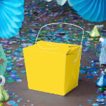 Caixas de Favoritos Dourados Personalizadas - Reti<br><div class="desc">Adicione uma reviravolta moderna ao seu evento com nossas Caixas de Favor Douradas Personalizadas - Retire 2x2x2.75. Inspiradas pelo clássico contentor de saque, estas caixas de ouro que se misturam são perfeitas para pequenos doces ou presentes. Personalize com nomes ou datas para criar na moda, favores memoráveis para casamentos, festas...</div>