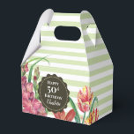 Caixinha De Lembrancinhas 50º Aniversário Bandas de Primavera Floral Quentes<br><div class="desc">Projetado com base na minha ilustração aquosa de tulipas amarelas de papagaio, lírio laranja e gladioli de salmão de pêssego quente. Uma bela combinação de flores de primavera aquecidas e brilhantes com fundo verde claro e claro. Personalizável no Zazzle com seu próprio texto para uma comemoração de aniversário. Veja na...</div>