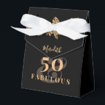 Caixinha De Lembrancinhas 50º aniversário das flores do Ouro de luxo<br><div class="desc">Ornamento floral luxuoso com nome e idade para personalizar para festas de aniversário quic. Principais cores desta modelo: preto,  branco e ouro (tintas regulares estão sendo usadas,  não metálicas).</div>