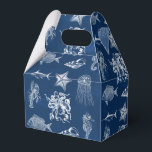 Caixinha De Lembrancinhas Água azul marinho com animais marinhos em aquarela<br><div class="desc">Um belo design que mostra animais marinhos com fundo de aquarela azul marinho. Design ideal para quem ama a praia,  animais marinhos,  criaturas do oceano,  peixes,  polvo,  águas-vivas,  etc.</div>