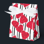 Caixinha De Lembrancinhas Amor, casamento, Dia de os namorados<br><div class="desc">Amor,  casamento,  Dia de os namorados,  presente,  saudação,  coração vermelho,  listras,  preto e branco,  vermelho e preto,  branco e vermelho</div>