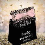 Caixinha De Lembrancinhas Aniversário preto rosa dourado nome brilhante obri<br><div class="desc">Um aniversário elegante e glamouroso,  qualquer idade. Um fundo preto com rosa dourado falso brilho,  brilha. Com o texto: Obrigado! Personalize e adicione seu nome,  idade e data. Cartas brancas. O nome é escrito com um script de estilo manuscrito de tendência.</div>