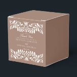 Caixinha De Lembrancinhas Azulejo Mocha Marrom Estilo Talavera para Casament<br><div class="desc">Todos amam uma festa! Esta coleção é uma mistura deslumbrante de elegância e patrimônio cultural, inspirada nos padrões tradicionais de azulejos Talavera mexicanos. A moldura floral de terracota marrom em tom de café exala sofisticação e um toque de charme festivo, tornando-a perfeita para sua celebração inspirada em espanhol ou mexicano....</div>