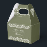 Caixinha De Lembrancinhas Azulejo Verde de Talavera Casamento de Festa Espan<br><div class="desc">Todos amam uma festa! Esta coleção é uma mistura deslumbrante de elegância e patrimônio cultural, inspirada nos padrões tradicionais de azulejos Talavera mexicanos. A borda floral Terracota em verde-oliva terroso exala sofisticação e um toque de charme festivo, tornando-a perfeita para sua celebração inspirada em espanhol ou mexicano. Se você está...</div>