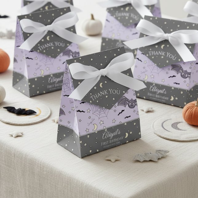 Caixinha De Lembrancinhas Bebê Menina Fofa Bate Halloween & Outono (Spooky Cute Bats 1st Birthday Halloween Favor Boxes. Cute Purple Kids October Birthday Thank You Box)