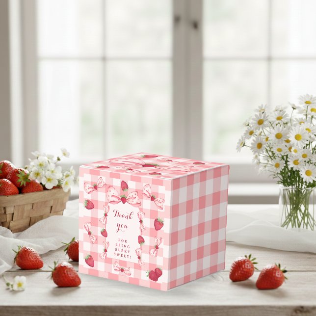 Caixinha De Lembrancinhas Berry First Birthday Red Gingham Bows Square (Berry First Birthday Red Gingham Bows Square Favor Boxes - Classic 2x2x2)