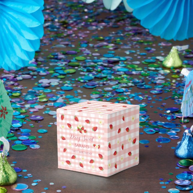 Caixinha De Lembrancinhas Berry Sweet Strawberry 1st Birthday Party Gift  (Festa)