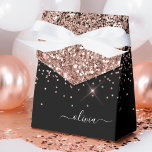 Caixinha De Lembrancinhas Blush Rosa Dourado Preto Brilho Monograma Nome<br><div class="desc">Dourado Rosa - Rosa Blush e Preto Brilho Glitter Monograma Nome e Inicial Papel Caixas de Presente Festa Isso torna o presente perfeito para 16 anos,  casamento,  chá de noiva,  aniversário,  chá de bebê ou despedida de solteira para alguém que ama luxo e estilos chiques.</div>