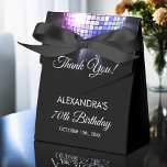 Caixinha De Lembrancinhas Bola de Disco da Festa de aniversário Roxa 70 Obri<br><div class="desc">Eleve sua celebração de 70 com nossa caixa de favorecimento da Festa de aniversário Roxa 70. Esta caixa de favoritos captura a essência da era da discoteca, fazer-a a escolha perfeita para uma cesta temática na discoteca ou qualquer evento onde você queira infundir um toque de magia dos anos 70....</div>