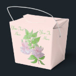 Caixinha De Lembrancinhas bonito flores cor-de-rosa com folhas para casament<br><div class="desc">A pintura original deste bonito grupo de fuquesas é uma foto de cor de água. As flores cor-de-rosa macio estão penduradas entre algumas folhas e são suavemente esboçadas em estilo esboçado usando uma caneta fina. As flores cor-de-rosa de fúchsia parecem excelente nesta caixa de favoritos de qualidade. Esta caixa bonito...</div>