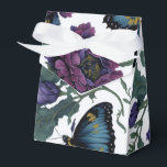 Caixinha De Lembrancinhas Borboletas florais magenta roxas vitorianas<br><div class="desc">Perfeito para eventos de primavera, verão, inverno ou outono. Trabalho de arte de flores roxas do estilo vintage elegante para ocasiões de temas botânicos, boho, jardim e florais. Para acessar as ferramentas de edição mais avançadas, role para baixo até "Clique para personalizar mais". Assim que estiver na ferramenta design do...</div>