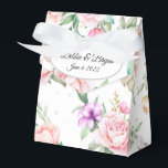 Caixinha De Lembrancinhas Box Favor Box-Floral Impressão<br><div class="desc">Esta caixa de favoritos do casamento é mostrada em um adorável design de impressão floral multicolorido. Mostrado com nomes de exemplo e data. Cor Branco Personalize este item e altere os nomes e a data para o seu. Imagem do stock freepik.com</div>