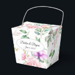 Caixinha De Lembrancinhas Box Favor Box-Floral Impressão<br><div class="desc">Esta caixa de favoritos do casamento é mostrada em um adorável design de impressão floral multicolorido. Mostrado com nomes de exemplo e data. Cor Branco Personalize este item e altere os nomes e a data para o seu. Imagem do stock freepik.com</div>