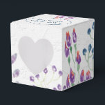 Caixinha De Lembrancinhas Branco Embutido Com Flores Aquareladas<br><div class="desc">Padrão floral aquarelado em fundo branco embutido para casamento</div>