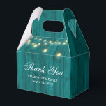 Caixinha De Lembrancinhas Casamento das Luzes das Cordas de Madeira do Teal<br><div class="desc">Obrigado de casamento russo,  você é a favor de uma caixa com luzes de cordas em um fundo de madeira.</div>