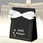 Caixinha De Lembrancinhas Casamento Dourado Branco Chic Las Vegas<br><div class="desc">Esta caixa de favorecimento elegante e de casino chic apresenta uma área para a sua mensagem personalizada dentro da aba</div>