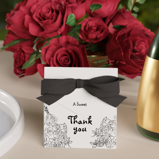 Caixinha De Lembrancinhas Casamento Floral Desenhado à Mão em Preto e Branco