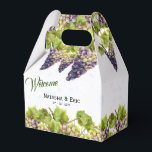 Caixinha De Lembrancinhas Casamento Jardim Mediterrâneo Vinha de Uvas<br><div class="desc">Uvas aninhadas em folhas verdes.</div>