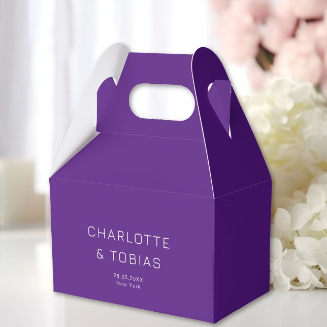 Caixinha De Lembrancinhas Casamento simples e elegante (Simple, elegant, purple, wedding favor boxes with your name and date.)
