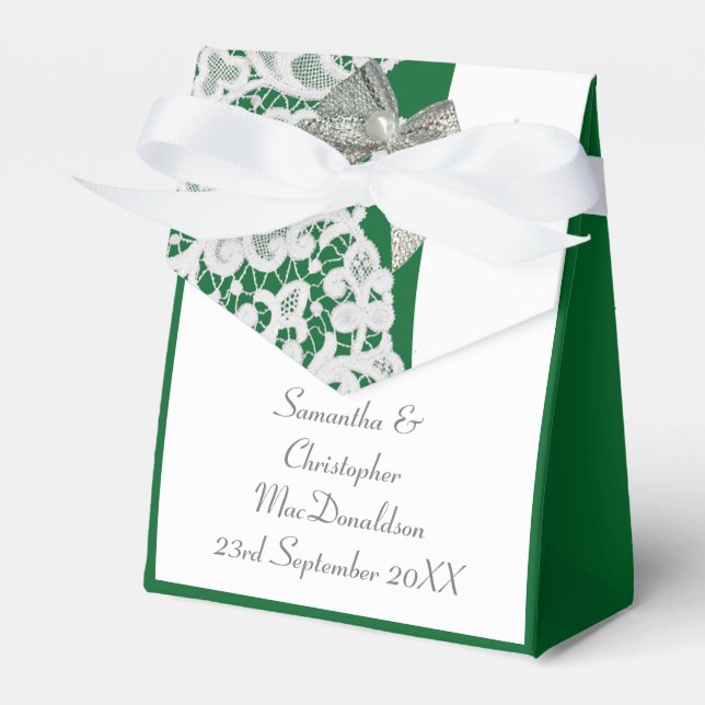 Caixinha De Lembrancinhas Casamento verde-claro com rendas brancas (Frente)