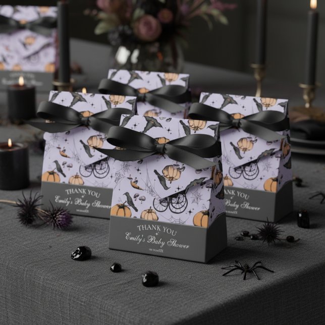 Caixinha De Lembrancinhas Chá de fraldas De Carruagem Laranja Gótica - Obrig (Gothic Baby Shower Favor Boxes. Spooky Vintage Baby Carriage Pumpkin Black Raven Spiderwebs Pattern.)