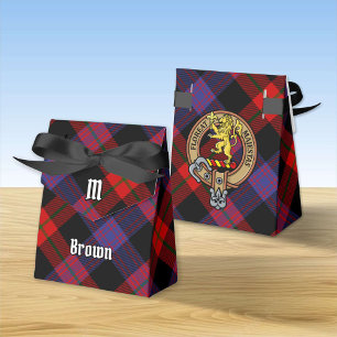 Caixinha De Lembrancinhas Clan Brown Crest sobre Tartan