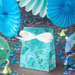 Caixinha De Lembrancinhas Colagem de Rosas Azuis Angustiadas<br><div class="desc">Linda caixa de favor com efemérides vintage angustiadas e ilustrações de rosas em azul</div>