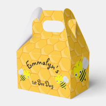 Corte do primeiro aniversario de abelhas