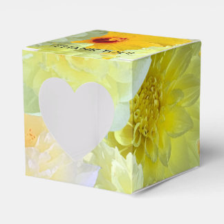Caixinha De Lembrancinhas Cubo de Recorte de Coração de Floral Amarelo Simpl