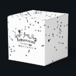 Caixinha De Lembrancinhas Design personalizado<br><div class="desc">Adicione algum texto personalizado ou reprojete este produto completamente do zero substituindo nossa imagem por sua! Adicione seu próprio texto,  escolha suas fontes e cores favoritas e visite o Illusory Optics no Zazzle para obter mais informações.</div>