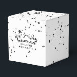 Caixinha De Lembrancinhas Design personalizado<br><div class="desc">Adicione algum texto personalizado ou reprojete este produto completamente do zero substituindo nossa imagem por sua! Adicione seu próprio texto,  escolha suas fontes e cores favoritas e visite o Illusory Optics no Zazzle para obter mais informações.</div>