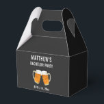 Caixinha De Lembrancinhas Despedida de solteiro Dom Beer Saúde<br><div class="desc">Esta caixa de cerveja é uma maneira divertida de embalar favores de casamento que você pode dar às caras, incluindo seus padrinhos de casamento, como presente da sua despedida de solteiro. Saúde ao noivo! Personalize com o nome do noivo e a data da despedida de solteiro. As cores e a...</div>