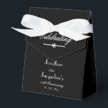 Caixinha De Lembrancinhas Elegante Simples Qualquer Aniversário De Casamento<br><div class="desc">Simples Elegante Qualquer Caixa de Favor Chic Black Personalizado De Aniversário De Casamento. Desafio personalizado de Aniversário de Casamento elegante com Nomes de noiva e noivo e Data de Casamento, que você pode mudar para qualquer data de aniversário. Clique em personalizar esta modelo para personalizar a Caixa de Favoritos do...</div>