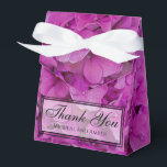 Caixinha De Lembrancinhas Elegantes flores de hortênsias magenta rosa<br><div class="desc">Hortênsias magenta rosa são belas, elegantes e graciosas, essa beleza vem dos meus jardins de flores do quintal. “A Noiva” É uma ótima ideia de presente para aquele entusiasta de flores! Confira outros produtos com essa imagem em minhas coleções! Se você não encontrar o que precisa, a imagem é transferível...</div>