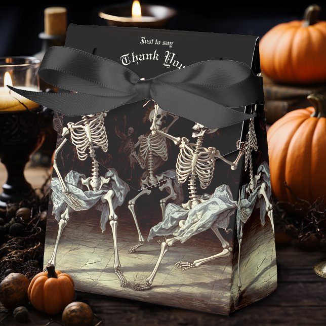 Caixinha De Lembrancinhas Esqueletos Dançantes da Peste Negra Dia das Bruxas (Gothic Dancing Skeletons Favor Box, perfect for Halloween and Gothic Themed Parties.)