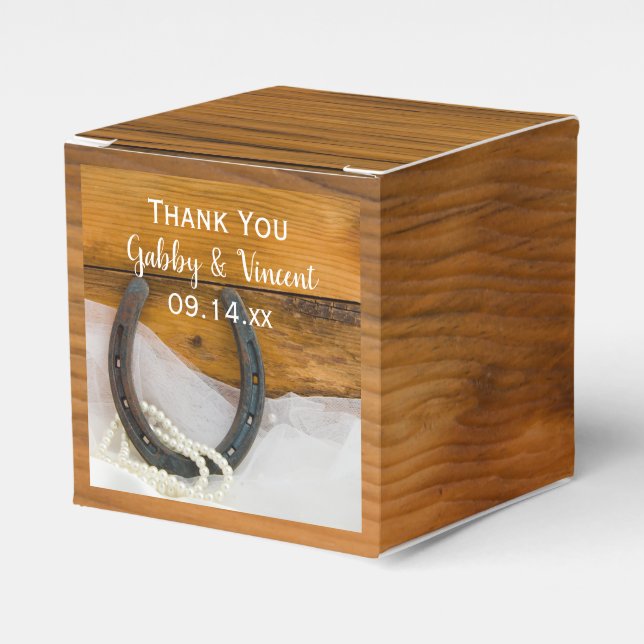 Caixinha De Lembrancinhas Faux Barn Wood Horsferes e Pérolas Casamento Russo (Frente)