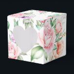 Caixinha De Lembrancinhas Favor do Partido Box-Floral Impressão<br><div class="desc">Caixa de favores de festas mostrada em um adorável design impressão floral multicolor. Cor Branco Personalize este item ou comprar como está. Imagem do stock freepik.com</div>