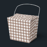 Caixinha De Lembrancinhas Faye e Lauren Brown Gingham<br><div class="desc">Apresentamos nossas encantadoras caixas de lembranças com design xadrez,  a maneira perfeita de expressar gratidão aos seus convidados de casamento,  aniversário ou evento corporativo. Essas caixas de lembranças personalizadas certamente farão com que seus convidados se sintam especiais e deixem uma impressão duradoura.</div>