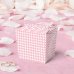 Caixinha De Lembrancinhas Faye e Lauren Pink Xadrez Clássico de Buffalo<br><div class="desc">Apresentamos nossas encantadoras caixas de lembranças com design gingham,  a maneira perfeita de expressar gratidão aos seus convidados de casamento,  aniversário ou evento corporativo. Essas caixas de lembranças personalizadas certamente farão com que seus convidados se sintam especiais e deixem uma impressão duradoura.</div>