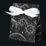 Caixinha De Lembrancinhas Festa das Estrelas da Lua Celestial da Magia Negra<br><div class="desc">Personalizar para qualquer evento. Itens correspondentes disponíveis.</div>