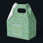 Caixinha De Lembrancinhas Flores de Margarida Verde Arte da Natureza Persona<br><div class="desc">Pale e suave padrão de arte de flores de margarida verde natureza por Susan.  Personalize com o seu texto.  Por favor,  visite Smilin' Eyes Treasures para mais cartões e presentes temáticos de flores,  animais e natureza.</div>