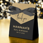 Caixinha De Lembrancinhas Gold Foil 50th Birthday Name Script Obrigado<br><div class="desc">Expresse sua gratidão em estilo com o roteiro de monograma de folhas de ouro de aniversário chic. Obrigado Boxes. Apresentando uma elegante escrita monográfica em folha de ouro imersa, estas sofisticadas caixas de favores acrescentam um toque luxuoso a qualquer celebração de aniversário. Perfeito por fazer pequenos doces, doces ou guardas,...</div>