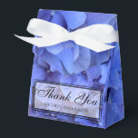 Caixinha De Lembrancinhas Hydrangeas florais elegantes de periguito azul<br><div class="desc">Esta cabine romântica OBRIGADA VOCÊ A FAVOR É perfeita para qualquer casamento formal, botânico, floral, romântico, ao ar livre, rústico, vintage. É uma excelente escolha para qualquer primavera ou noiva de verão. Torne-o facilmente seu, selecionando Personalizar este modelo e digitando suas informações. Em segundos você verá seus convites únicos e...</div>