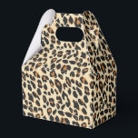 Caixinha De Lembrancinhas Impressão de leopardo<br><div class="desc">Esta caixa de lembrancinhas para festa é mostrada em uma moderna impressão de leopardo safari.
Cores em tons de bege e marrom.
Personalize este item ou compre como mostrado.



Imagem de estoque</div>