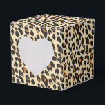 Caixinha De Lembrancinhas Impressão de leopardo<br><div class="desc">Esta caixa de lembrancinhas para festa é mostrada em uma impressão de leopardo de safari moderno.
Cores em tons de bege e marrom.
Personalize este item ou compre como mostrado.



Imagem de estoque</div>