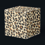 Caixinha De Lembrancinhas Impressão de leopardo<br><div class="desc">Esta caixa de lembrancinhas de festa é mostrada em uma impressão de leopardo safari moderna.
Cores em tons de bege e marrom.
Personalize este item ou compre como mostrado.



Imagem de estoque</div>