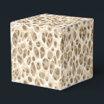 Caixinha De Lembrancinhas Impressão de leopardo<br><div class="desc">Esta caixa de lembrancinhas para festa é mostrada em uma impressão de leopardo de safari moderno.
Cores em tons de bege e marrom.
Personalize este item ou compre como mostrado.



Imagem de estoque</div>